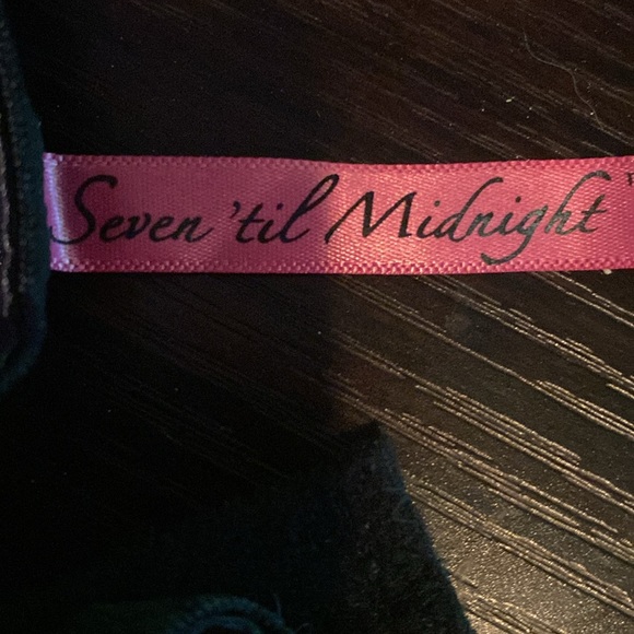 Black, sequin, corset top - Picture 4 of 9